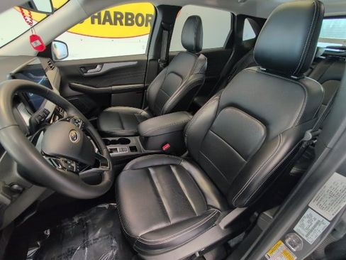 Certified 2024 Ford Escape Platinum image 11