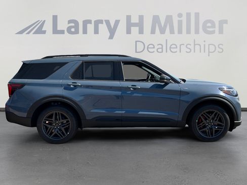 New 2026 Ford Explorer ST-Line w/ ST-Line Street Pack AWD/4WD image 6