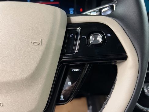 New 2026 Lincoln Corsair Premiere image 18