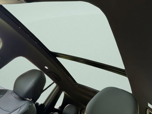 New 2026 Volkswagen Tiguan SE R-Line FWD image 16