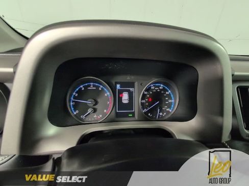 Used 2018 Toyota RAV4 XLE image 15