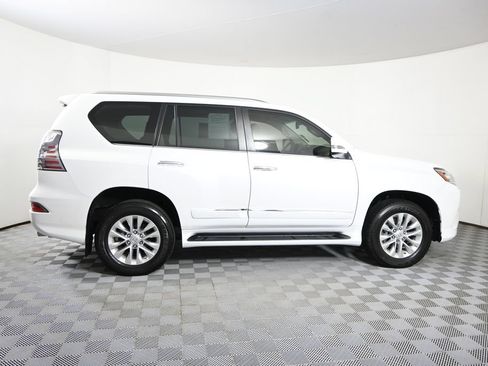 Used 2014 Lexus GX 460 w/ Premium Package AWD/4WD image 7