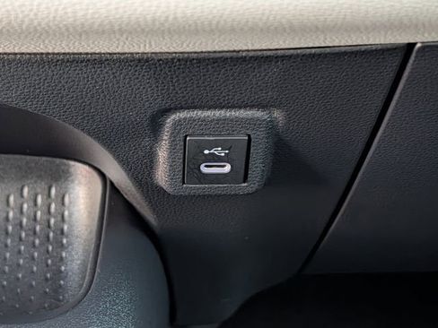 Used 2025 Toyota Corolla LE FWD image 18