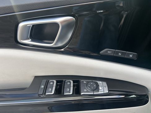 Used 2022 Kia Carnival SX Prestige image 15