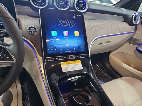 New 2026 Mercedes-Benz GLC 300 image 22