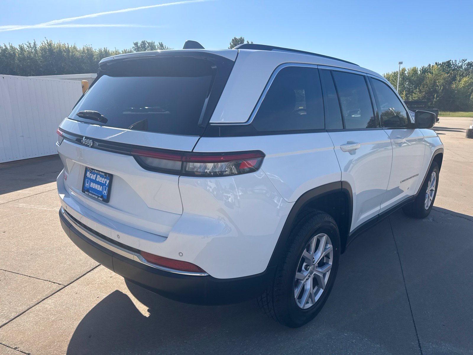 Used 2022 Jeep Grand Cherokee Limited AWD/4WD image 9