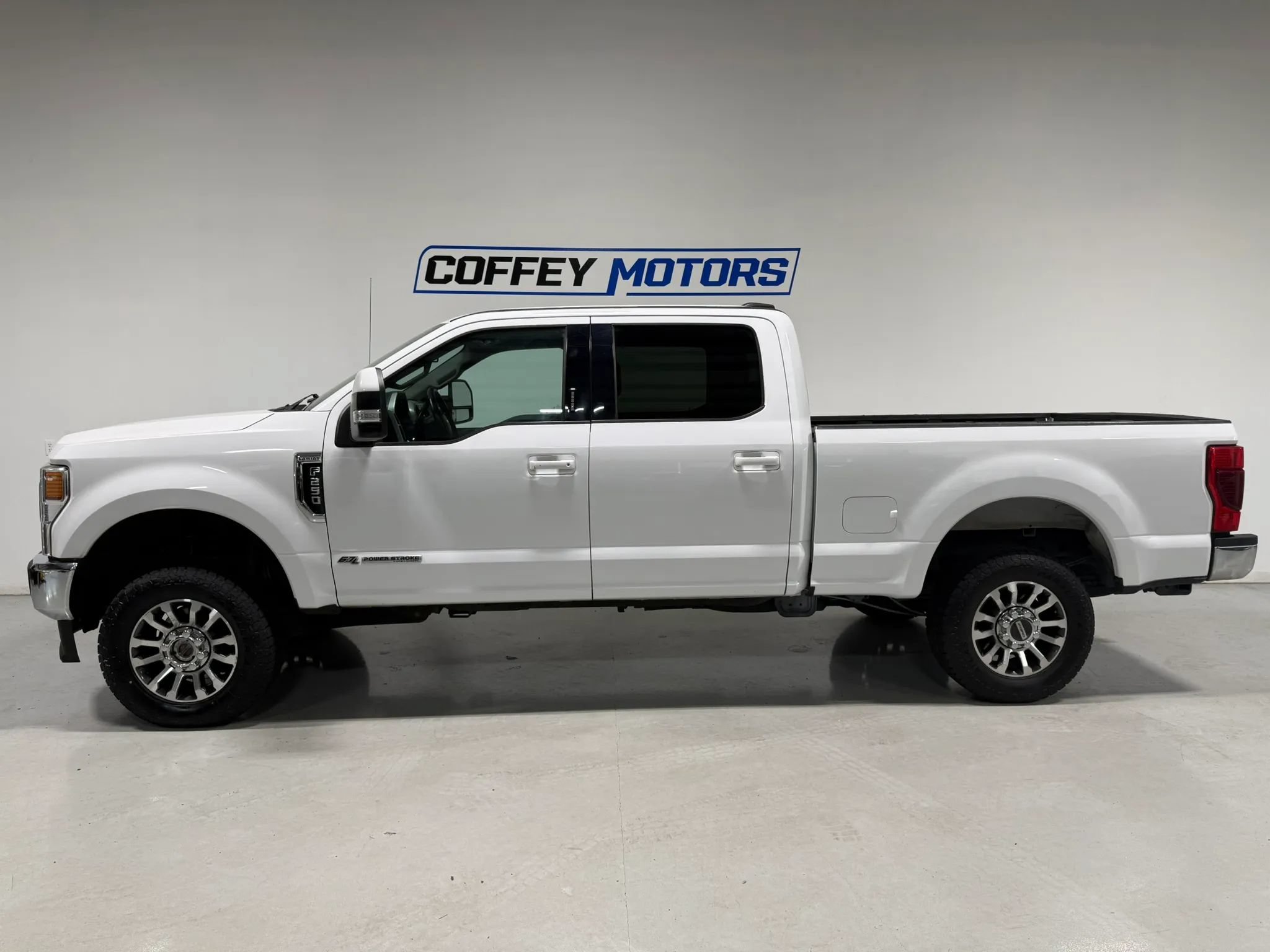 Used 2020 Ford F250 Lariat AWD/4WD image 3