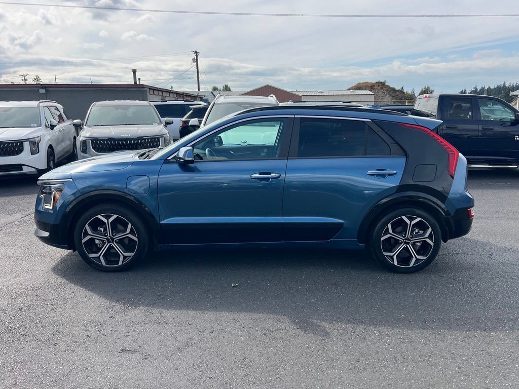 Used 2023 Kia Niro SX Touring FWD image 6