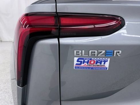 Used 2024 Chevrolet Blazer EV LT AWD/4WD image 8