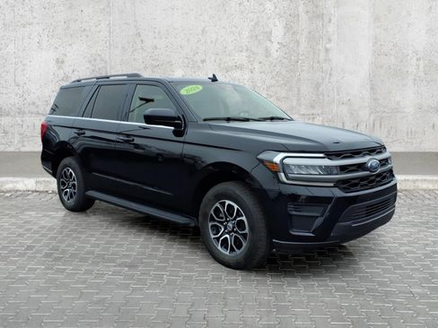 Used 2024 Ford Expedition XLT AWD/4WD image 2