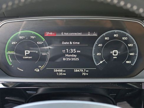 Used 2019 Audi e-tron Premium Plus image 18