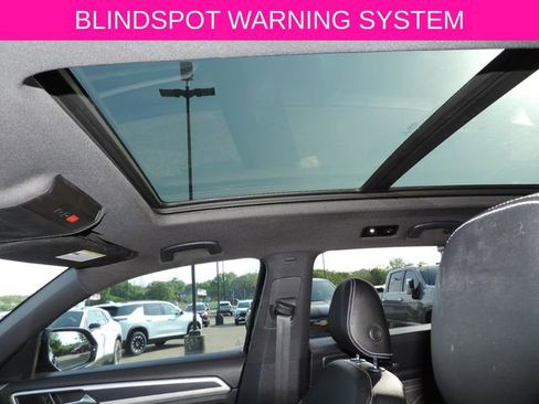 Used 2023 Volkswagen Atlas Cross Sport SEL image 11