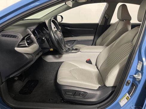 Used 2023 Toyota Camry SE image 13