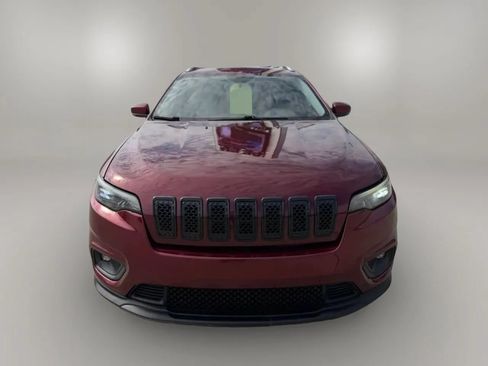 Used 2019 Jeep Cherokee Latitude Plus w/ Cold Weather Group AWD/4WD image 2