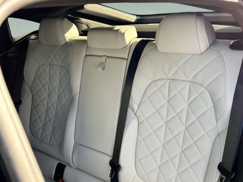 Used 2025 BMW X6 xDrive40i image 25