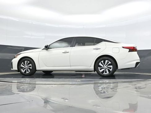 Used 2025 Nissan Altima 2.5 S FWD image 42
