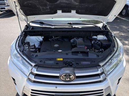 Used 2018 Toyota Highlander XLE image 35