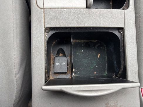 Used 2011 Toyota Camry LE image 24