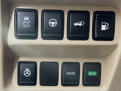 Used 2018 Nissan Rogue SL w/ Premium Package image 16