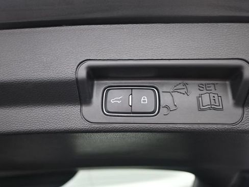Used 2020 Ford Explorer Limited RWD image 31