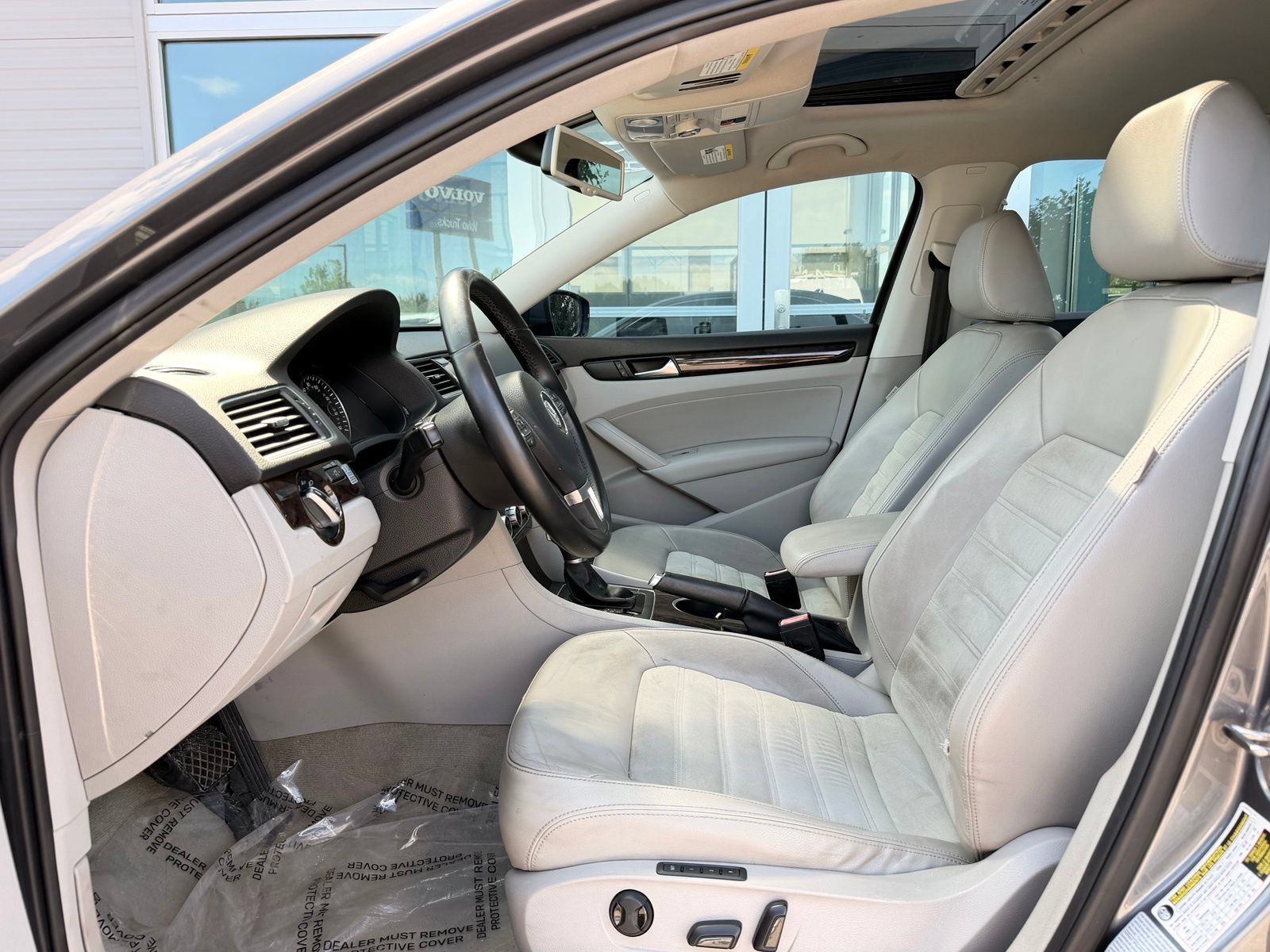 Used 2015 Volkswagen Passat TDI SEL Premium FWD image 14