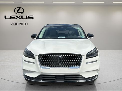 Used 2020 Lincoln Corsair AWD w/ Premium Package image 2