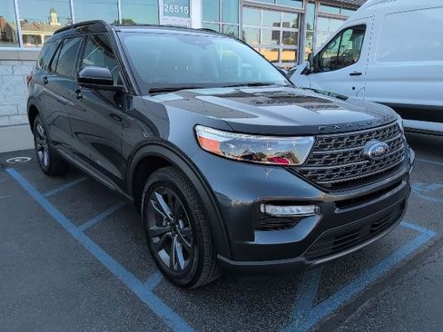 Used 2022 Ford Explorer XLT w/ Equipment Group 202A AWD/4WD image 1