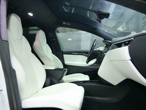 Used 2019 Tesla Model X 100D image 29