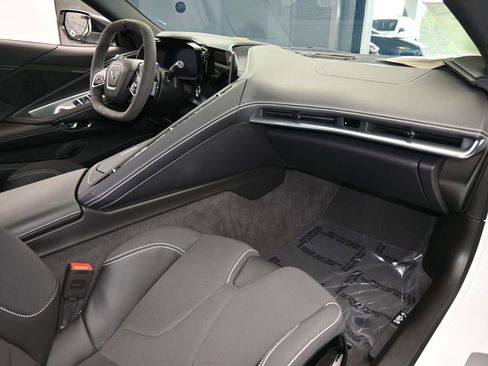 Used 2024 Chevrolet Corvette Stingray Convertible w/ Z51 Performance Package image 40