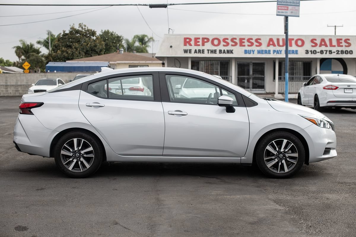 Used 2021 Nissan Versa SV FWD image 5