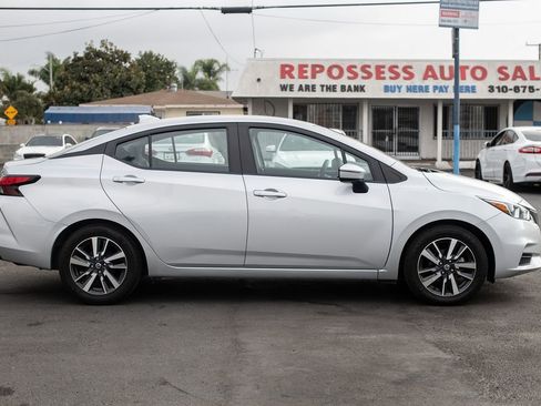 Used 2021 Nissan Versa SV image 5