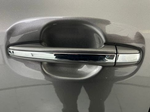 Used 2017 Toyota Sienna XLE image 45