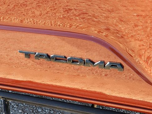 Used 2025 Toyota Tacoma TRD Sport image 8