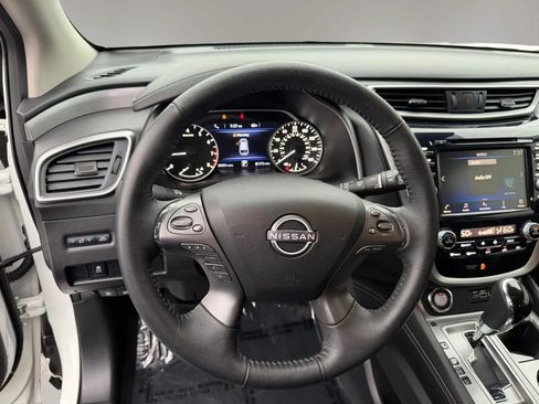 Used 2024 Nissan Murano SV AWD/4WD image 17