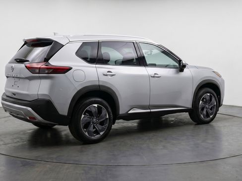 Used 2025 Nissan Rogue SV AWD/4WD image 9