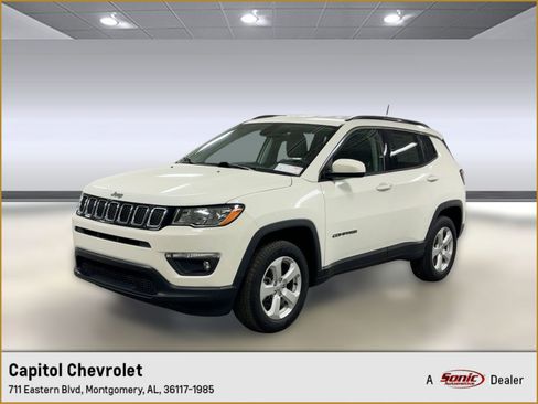 Used 2018 Jeep Compass Latitude w/ Cold Weather Group image 1