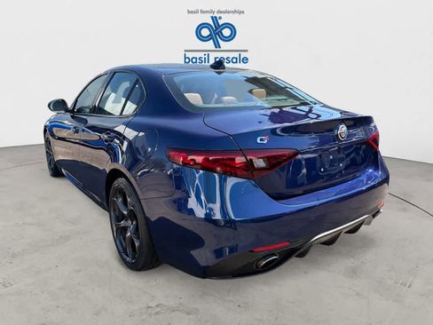 Used 2018 Alfa Romeo Giulia Ti Sport w/ Quick Order Package 22S Sport AWD/4WD image 29