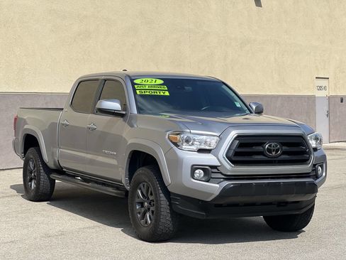 Used 2021 Toyota Tacoma SR5 image 2