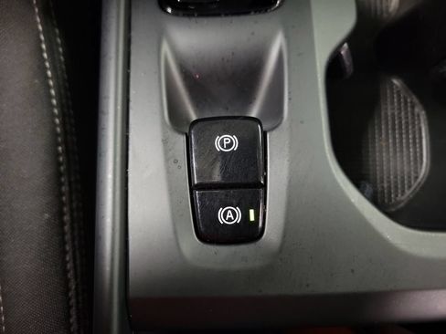 Used 2024 Volvo XC40 B5 Core AWD/4WD image 15
