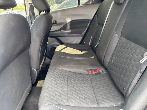 Used 2021 Nissan Kicks S FWD image 11
