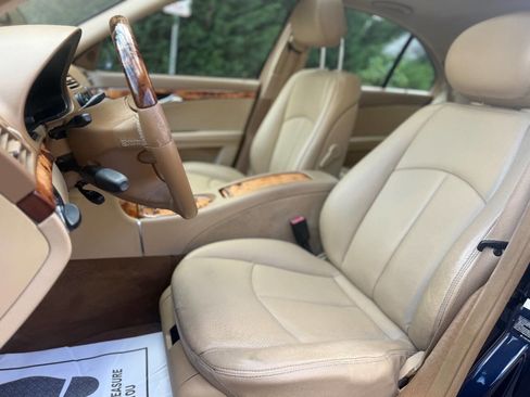 Used 2009 Mercedes-Benz E 350 4MATIC Sedan image 35