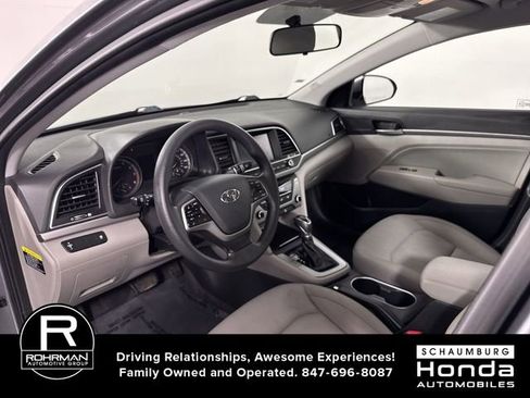 Used 2017 Hyundai Elantra SE image 4