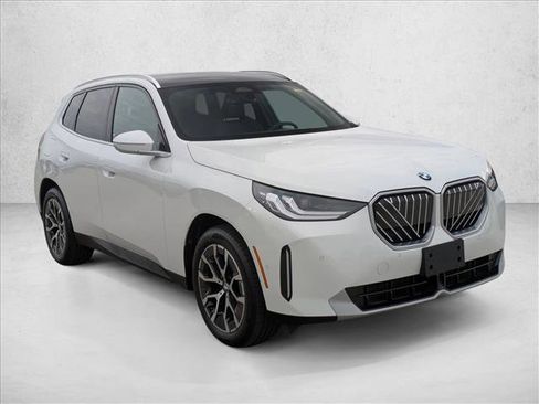 Used 2025 BMW X3 xDrive30i w/ Convenience Package image 3