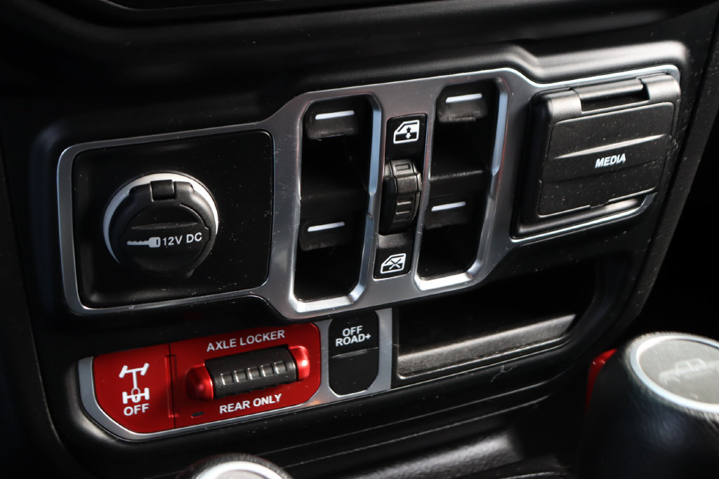 Used 2023 Jeep Gladiator Mojave w/ Trailer Tow Package AWD/4WD image 29