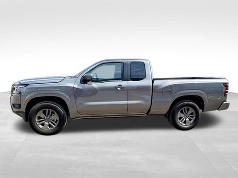 Certified 2025 Nissan Frontier SV RWD image 5