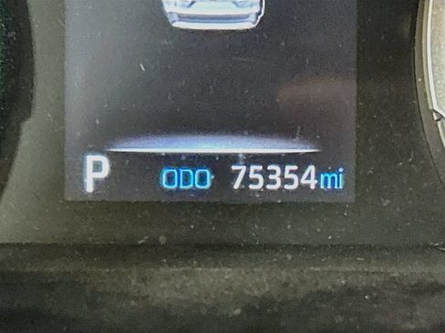 Used 2020 Toyota RAV4 XLE Premium FWD image 11