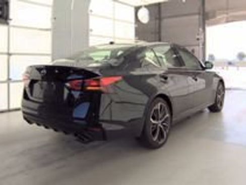 Used 2025 Nissan Altima 2.5 SR FWD image 18