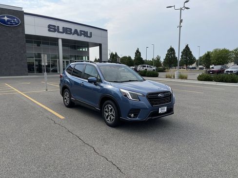 Used 2023 Subaru Forester Premium AWD/4WD image 2
