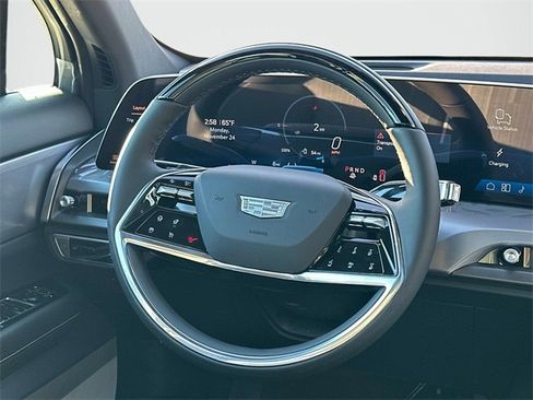 New 2026 Cadillac Vistiq Sport image 5