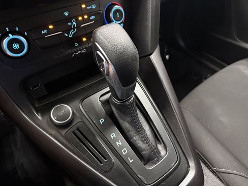 Used 2017 Ford Focus SE FWD image 19